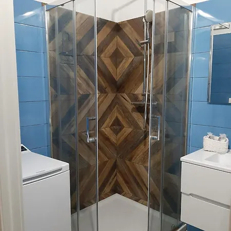 La Luna Nel Pozzo 杰拉切