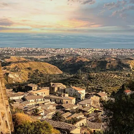 La Luna Nel Pozzo * Gerace